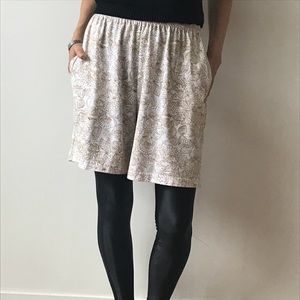 EUC Vintage high waisted elastic shell shorts!!